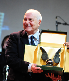 Andrea Nicchiotti ritira il premio 2009 "Ali della Vittoria"
